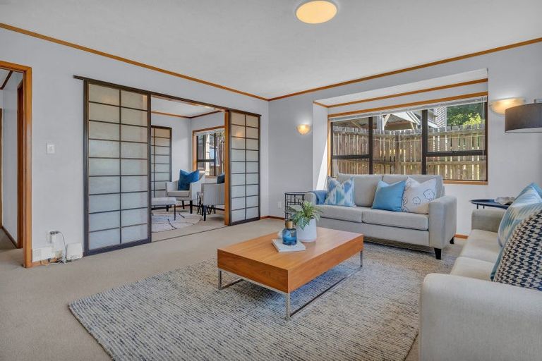 Photo of property in 14 Deverell Place, Northcross, Auckland, 0632