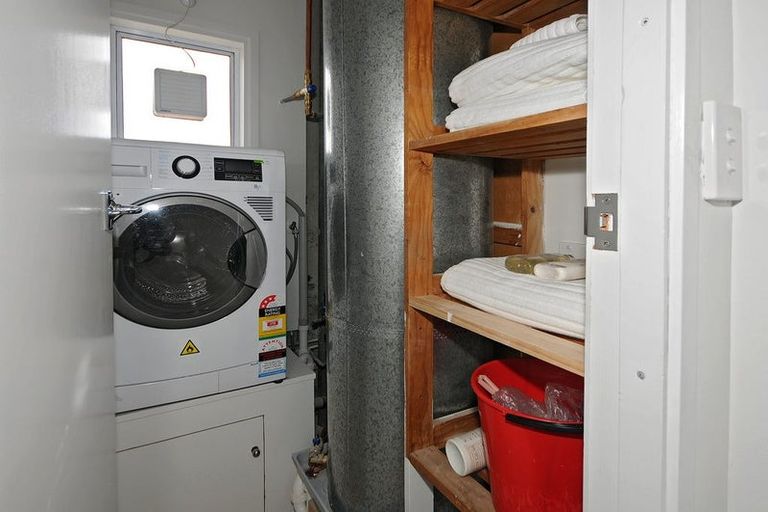 Photo of property in 9/2 Oriental Terrace, Mount Victoria, Wellington, 6011