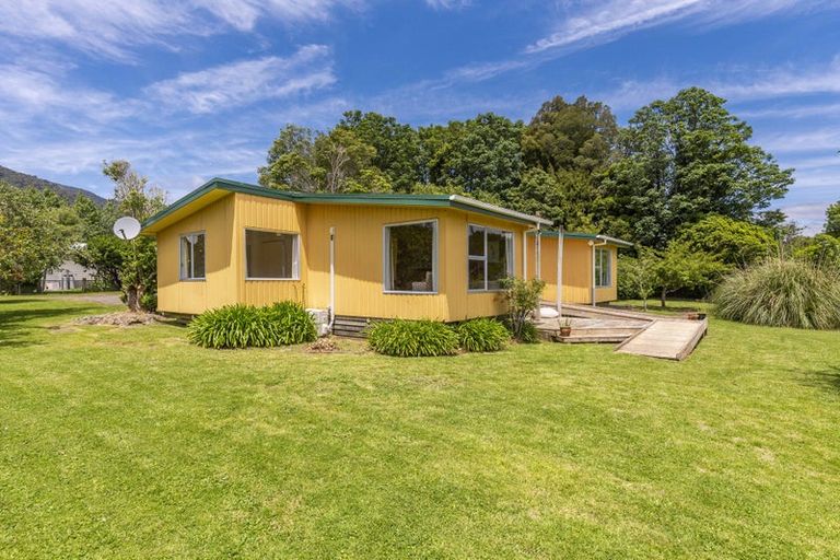 Photo of property in 27 Terrace Road, Reikorangi, Waikanae, 5391