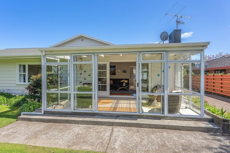 Photo of property in 17 Rata Street, Waikanae, 5036