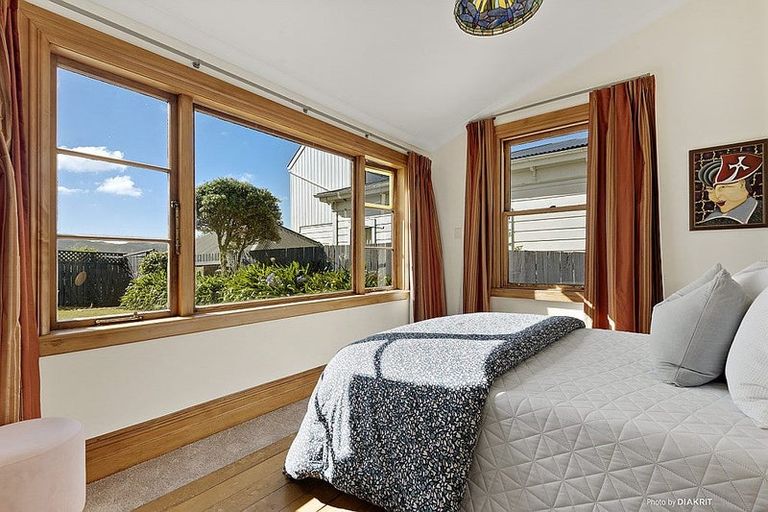 Photo of property in 26 Grove Road, Kelburn, Wellington, 6012