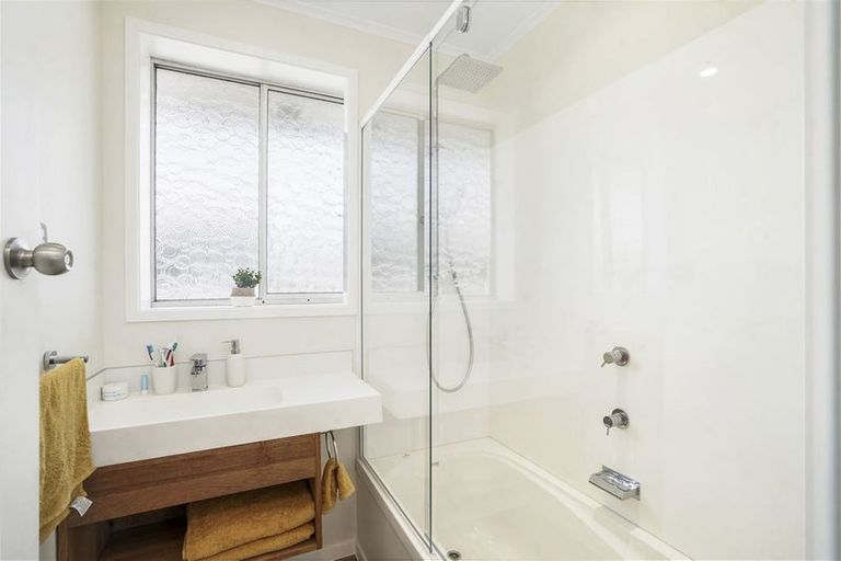 Photo of property in 49 Rhonda Avenue, Deanwell, Hamilton, 3206