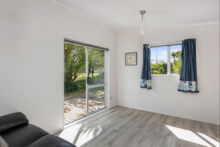 Photo of property in 56 Pinedale Crescent, Riversdale Beach, Masterton, 5872