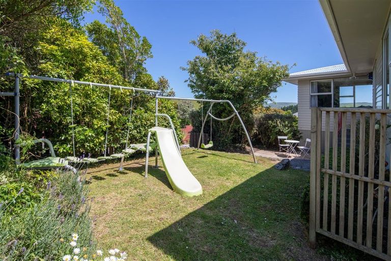 Photo of property in 27 Lomita Road, Johnsonville, Wellington, 6037