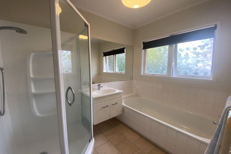 Photo of property in 6 Regal Place, Forrest Hill, Auckland, 0620