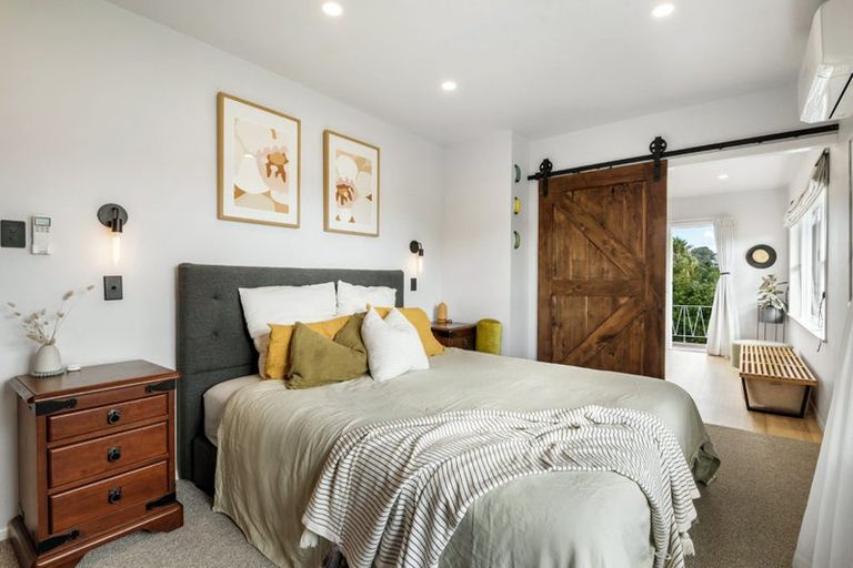 Photo of property in 3 Council Terrace, Northcote Point, Auckland, 0627