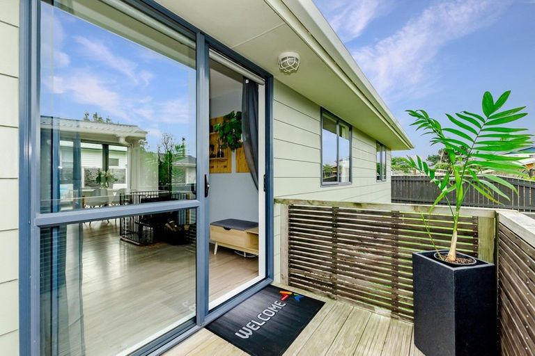 Photo of property in 11 Victor Grove, Waikanae Beach, Waikanae, 5036