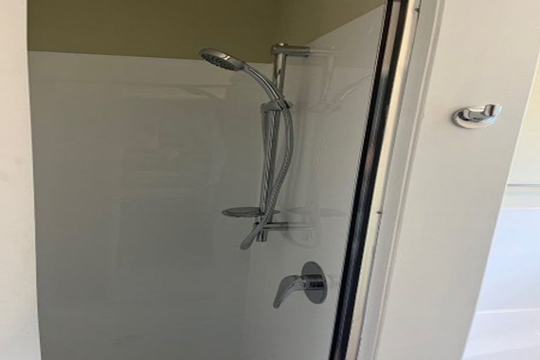 Photo of property in 8 Gemstone Drive, Birchville, Upper Hutt, 5018