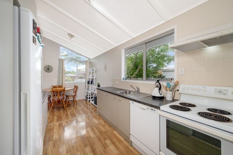 Photo of property in 4 Tangelo Place, Bucklands Beach, Auckland, 2012