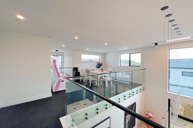 Photo of property in 2 Luff Place, Long Bay, Auckland, 0630