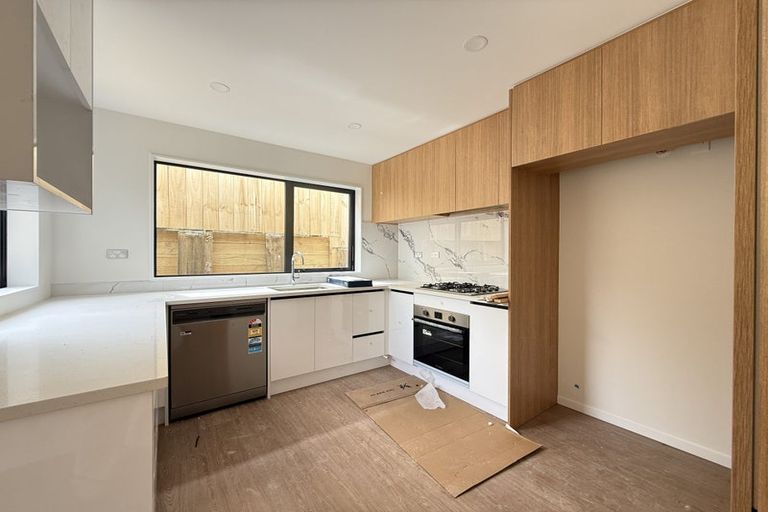 Photo of property in 40 Normanton Street, Glenfield, Auckland, 0629