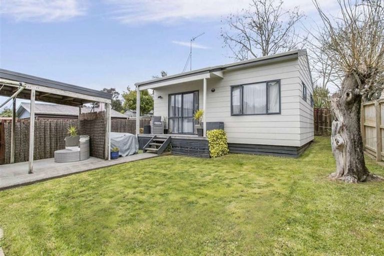 Photo of property in 30 Beechdale Crescent, Pakuranga Heights, Auckland, 2010