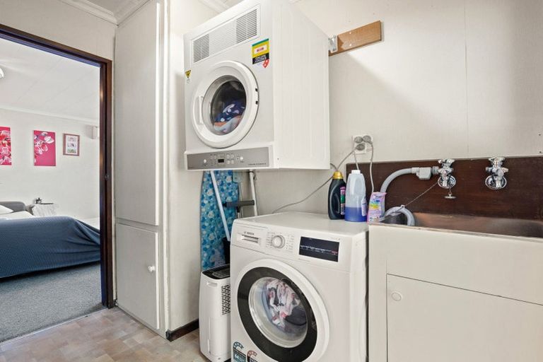 Photo of property in 2a Runciman Street, Green Island, Dunedin, 9018