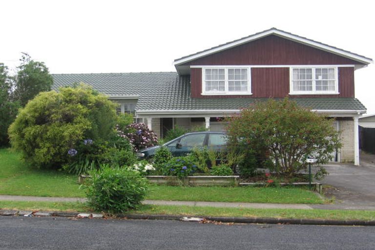 Photo of property in 16 Walworth Avenue, Pakuranga Heights, Auckland, 2010
