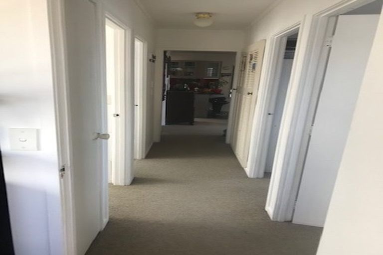 Photo of property in 7 Frosses Place, Massey, Auckland, 0614