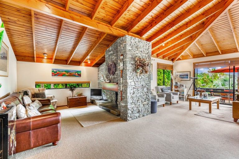 Photo of property in 3 Park Rise, Campbells Bay, Auckland, 0630