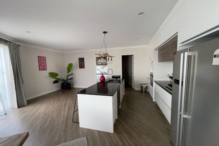 Photo of property in 13 Tawatawa Street, Long Bay, Auckland, 0630