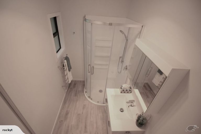 Photo of property in 2/660 Beach Road, Browns Bay, Auckland, 0630