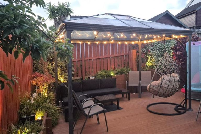 Photo of property in 4c Bill Phillip Place, Clendon Park, Auckland, 2103