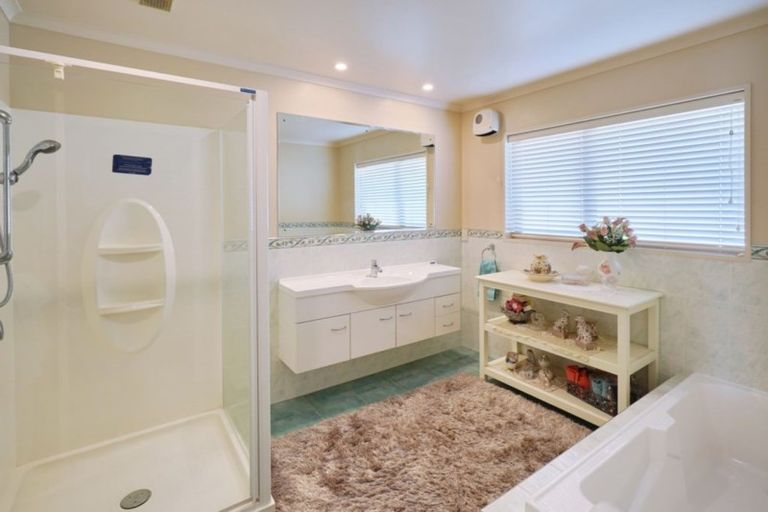 Photo of property in 13 Yellowlees Drive, Kaiapoi, 7630