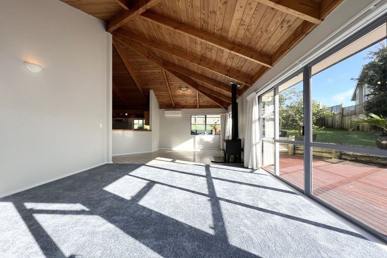 Photo of property in 10 Parkside Road, West Harbour, Auckland, 0618