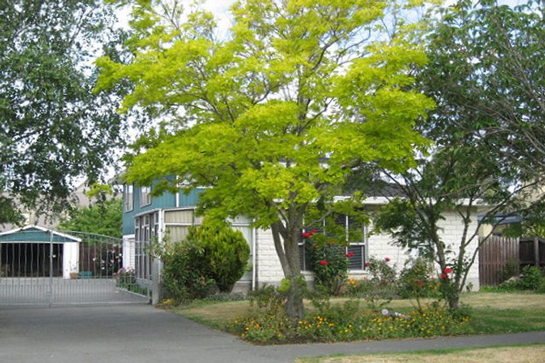 Photo of property in 8 Glenharrow Avenue, Avonhead, Christchurch, 8042