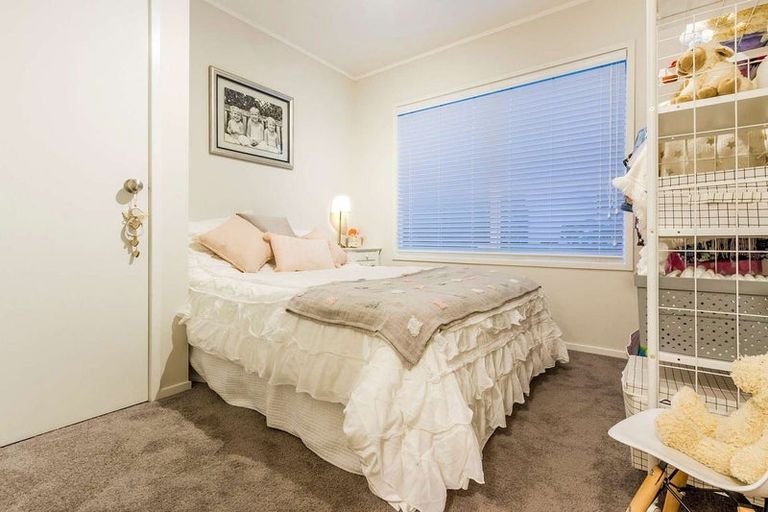 Photo of property in 134 Lynn Road, Bayview, Auckland, 0629