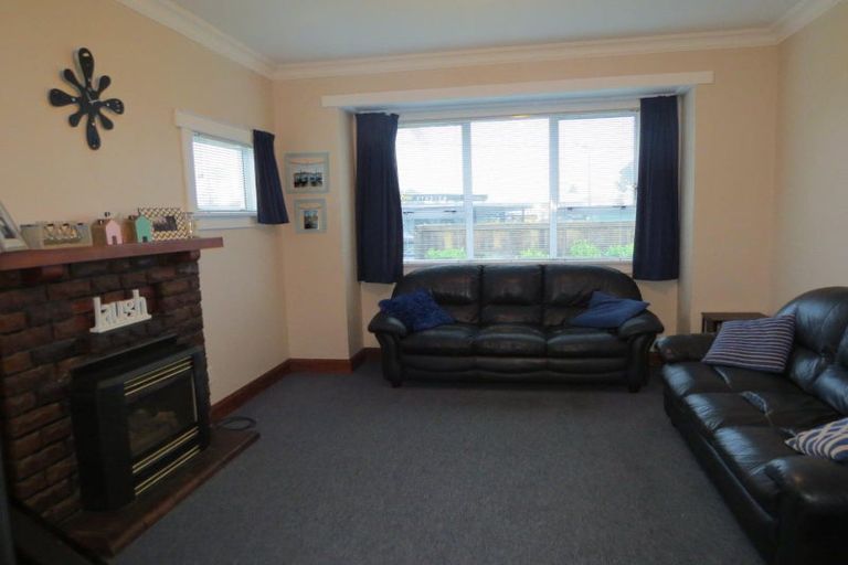 Photo of property in 5 Maratahu Street, Westown, New Plymouth, 4310