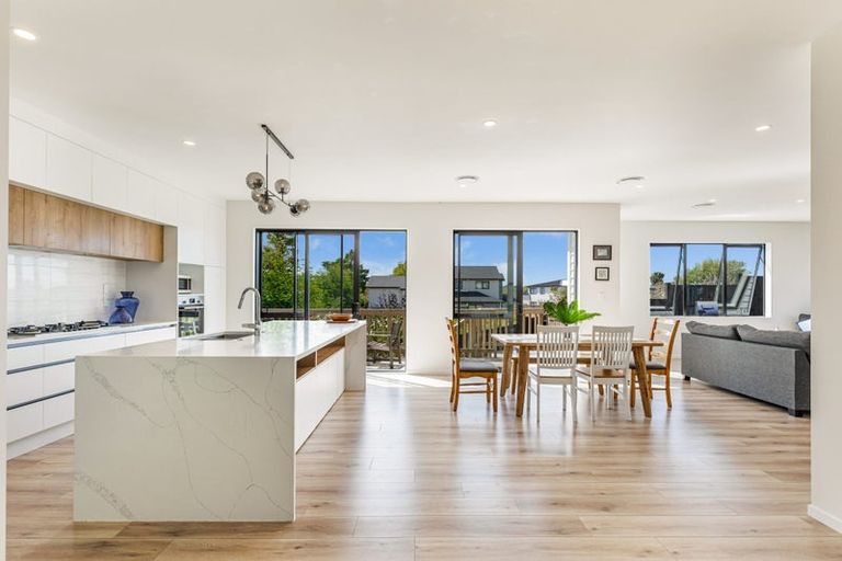 Photo of property in 12 Cirrus Way, Ranui, Auckland, 0612