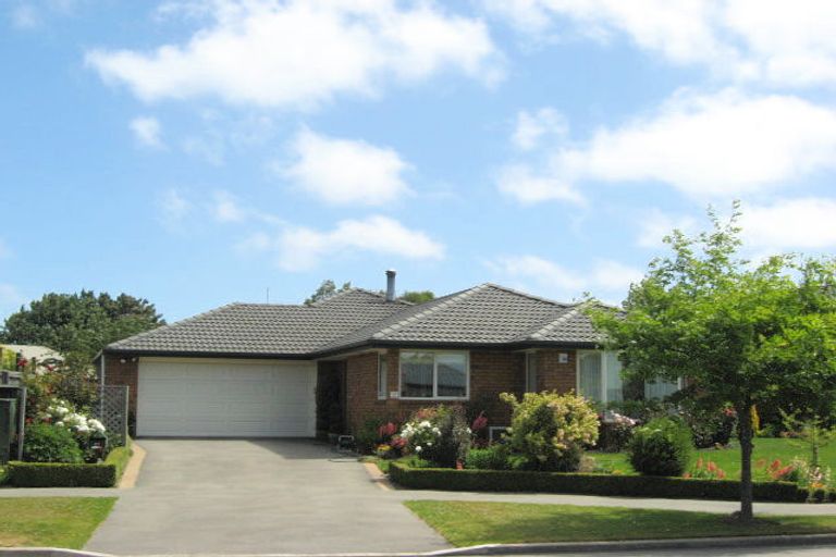 Photo of property in 27 Chesterfield Mews, Russley, Christchurch, 8042