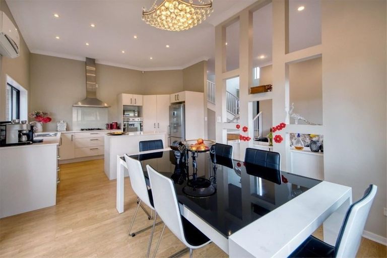 Photo of property in 29 Midhurst Avenue, Henderson, Auckland, 0612