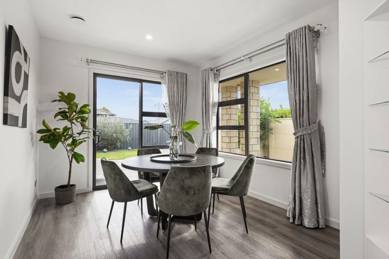 Photo of property in 7 Rotoiti Way, Poraiti, Napier, 4112