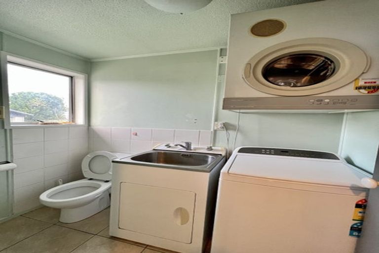 Photo of property in 31 Lyren Place, Half Moon Bay, Auckland, 2012