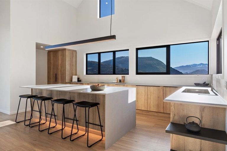 Photo of property in 44 Cunninghams Drive, Jacks Point, Queenstown, 9371