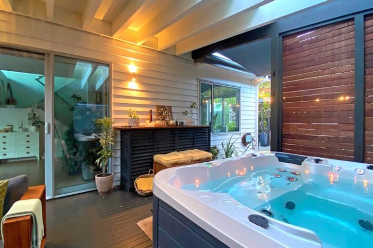 Photo of property in 9 Ruth Craig Place, Stanmore Bay, Whangaparaoa, 0932