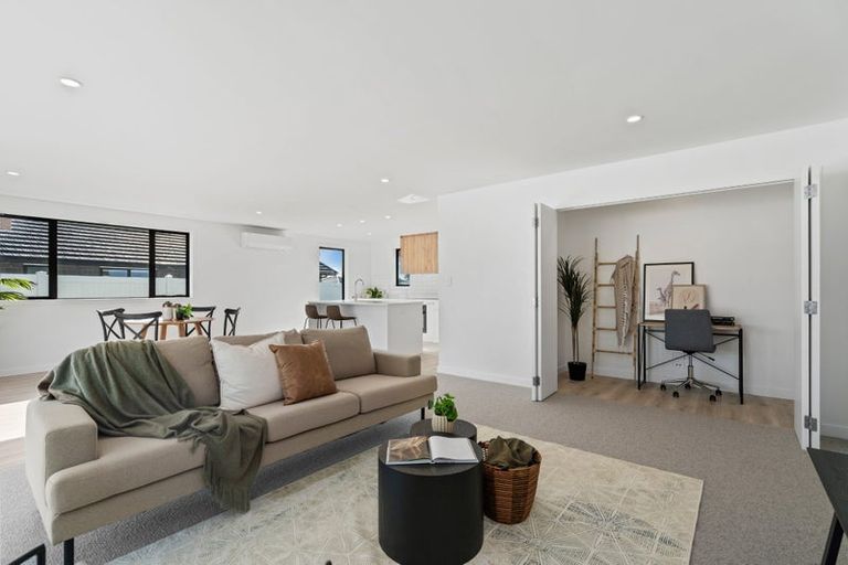 Photo of property in 8 Te Taniwha Road, One Tree Point, 0118