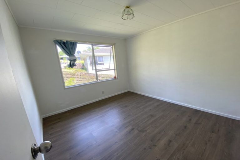 Photo of property in 28 Regency Place, Sunnynook, Auckland, 0632