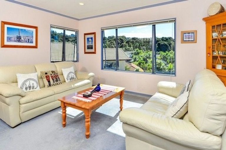 Photo of property in 5 Phoebe Meikle Place, Torbay, Auckland, 0630