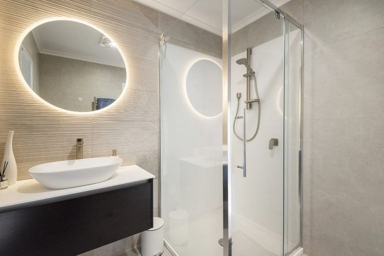 Photo of property in 83b William Bayes Place, Red Beach, 0932