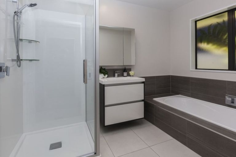 Photo of property in 25 Highcrest Heights, Westmorland, Christchurch, 8025