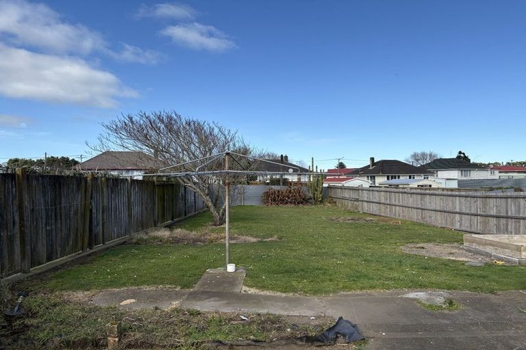 Photo of property in 9 Acourt Street, Hawera, 4610