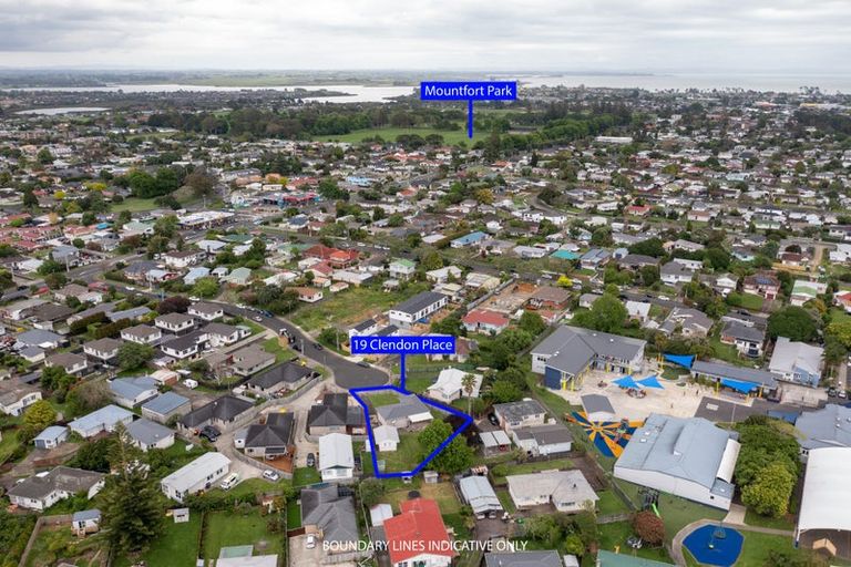 Photo of property in 19 Clendon Place, Manurewa, Auckland, 2102
