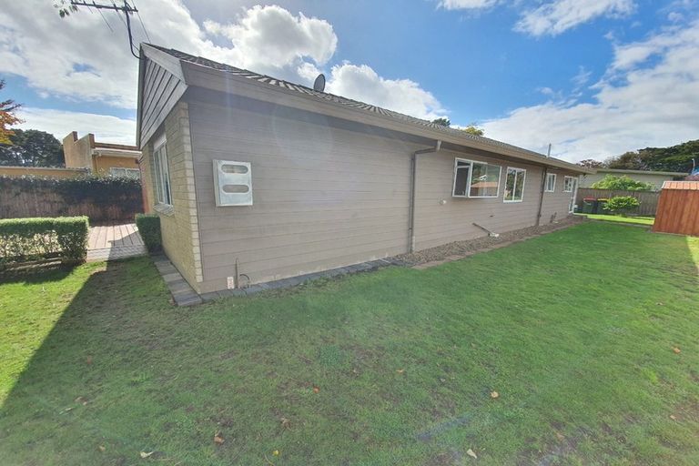 Photo of property in 2/4 South Street, Papakura, 2110