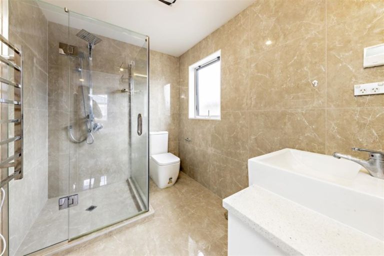 Photo of property in 16 Kerrykeel Drive, Flat Bush, Auckland, 2019