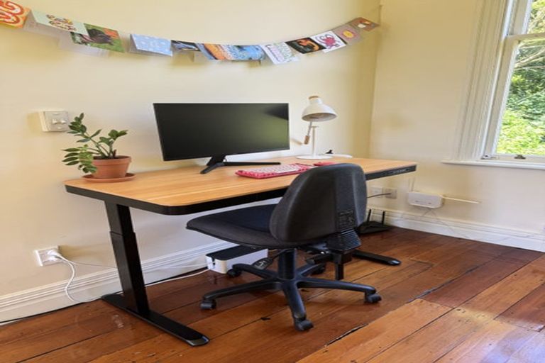 Photo of property in 183 Glenmore Street, Kelburn, Wellington, 6012