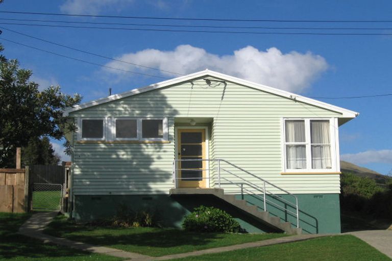 Photo of property in 46 Astrolabe Street, Cannons Creek, Porirua, 5024