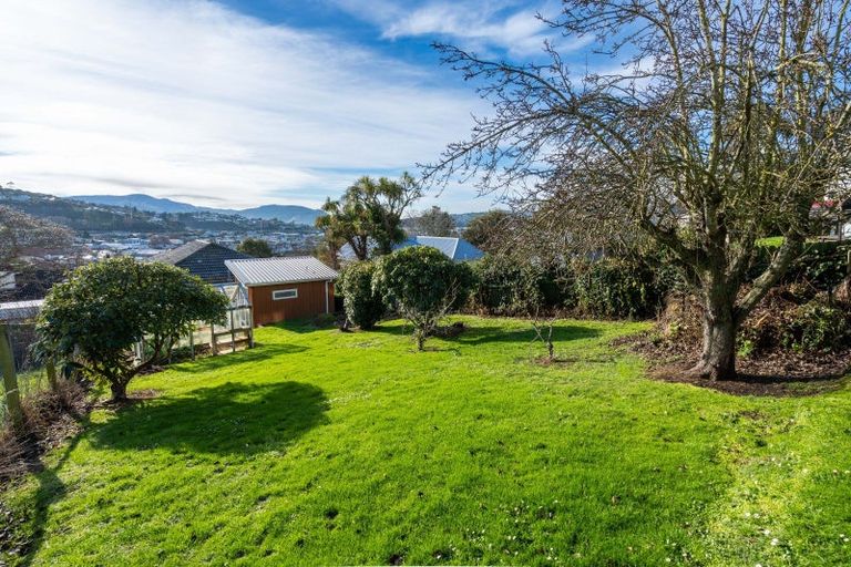 Photo of property in 84 Hazelhurst Pass, Caversham, Dunedin, 9012