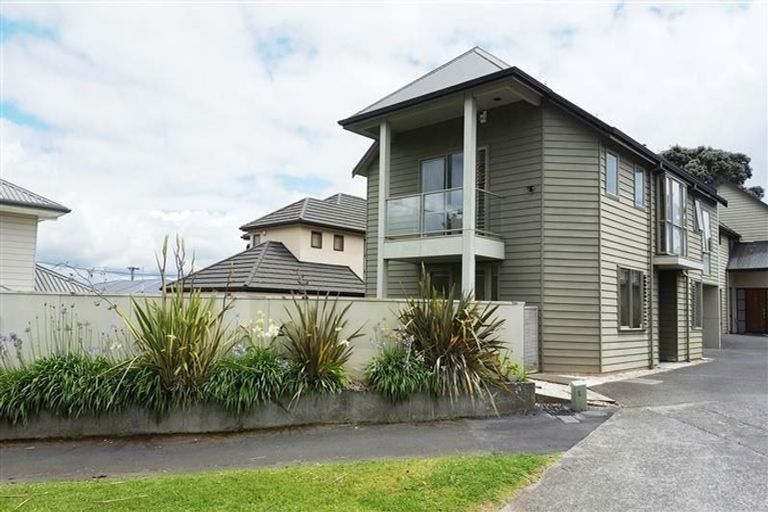 Photo of property in 1/11 Raymond Street, Point Chevalier, Auckland, 1022