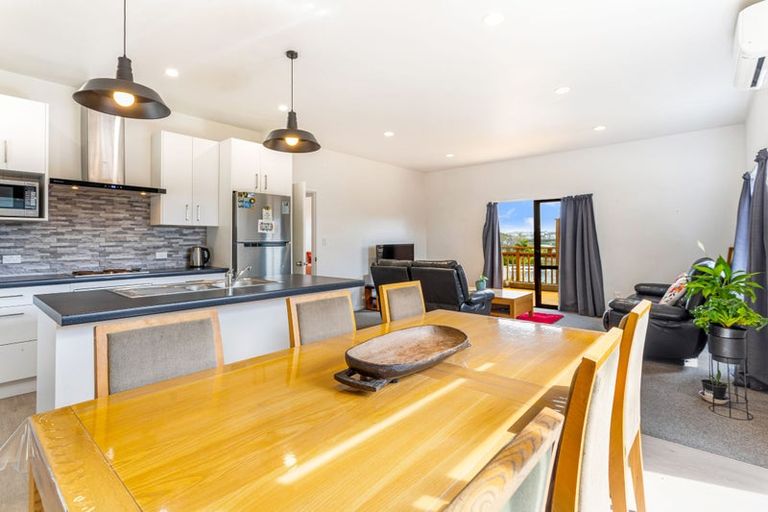 Photo of property in 15 Jelas Road, Red Beach, 0932