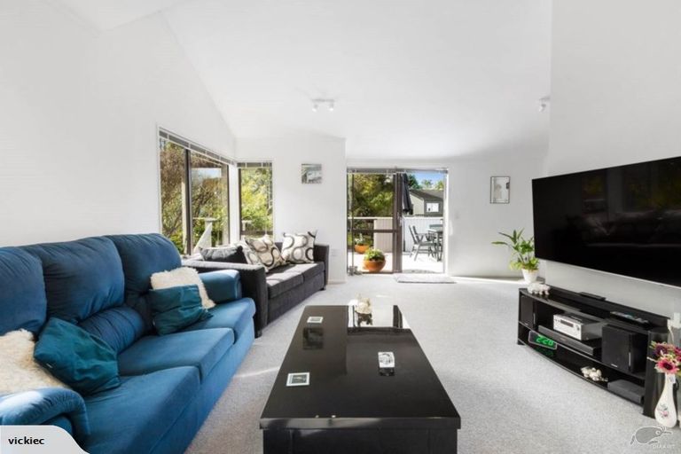 Photo of property in 2/685 East Coast Road, Browns Bay, Auckland, 0630